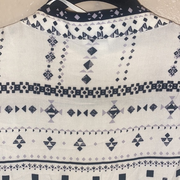 Forever 21 lightweight long line geometric design cardigan 3/4 sleeve med - Picture 7 of 7